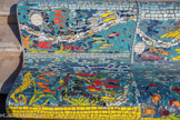 <center>Le banc</center>Bancs Ulule, Ecole Olivier-Gillibert, 13015, 2019. Les petits poisons portent les noms de élèves. Nico Del Brusco Sutera.