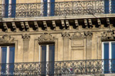 <center>L'hôtel du Louvre et de la Paix. </center>Blasons du troisième étage.