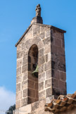 <center>Notre-Dame de la Galline</center>Au-dessus de la porte d'entrée, un clocher-mur à une arcade. Ce clocheton dominant l'édifice, surmonté d'une statue de la Vierge, a été ajouté en 1870.