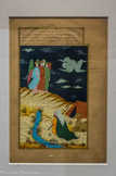 <center>Abraham et les trois anges</center>Ayse Raziye Ôzalp Istanbul, Turquie Début du XXIe siècle. Papier, encre 
MuCEM <br>
L'épisode de l'hospitalité à Mambré est mentionné dans la Bible (Genèse, 18) et à trois reprises dans le Coran (sourates 11n, 15 et 51). Formée dans la tradition de l'école d'Ispahan, l'artiste turque Ayse Raziye ôzalp a reproduit une ancienne miniature persane. Ce feuillet a été acquis à Istanbul dans le cadre d'une enquête-collecte en 2014.