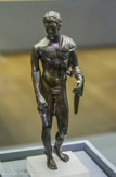 <center>Statuette de Mercure</center>Empire romain, IIe siècle apr. J.-C. Bronze
Collection Fondation Gandur pour l'Art, Genève