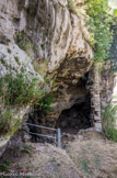 <center>Ermitage des Carmes.</center> Chassés de Palestine par les Sarrasins au début du XIIIe siècle, les carmes avaient choisi cette grotte pour sa tranquillité.