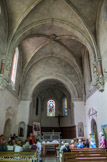 <center>Eglise des Aygalades, Notre-Dame du mont Carmel. </center> L'église se compose d'une large nef voûtée en berceau d'ogives.