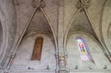 <center>Eglise des Aygalades, Notre-Dame du mont Carmel. </center> Les arcs doubleaux reposent sur des hauts-reliefs représentant les évangélistes.