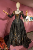 <center>JEAN-NOËL LAVESVRE</center>Costume de Violetta. La Traviata. 3ème tableau
1983
(coll. Opéra de Marseille)