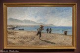 <center>Un coin de la plage du Prado</center>Alphonse Moutte Marseille, 1840-1913
1891, Huile sur toile
Le tableau est présenté au Salon à Paris en 1881, un an avant Le Déjeuner des Pêcheurs. La vue panoramique, les sillons sur le sable et la représentation du mouvement avec le pécheur que le peintre saisi dans sa course, sont autant d’hommages aux trouvailles de Loubon trente ans plus tôt L’évocation des petits métiers traditionnels, celui des pécheurs, plutôt que celui du travail ouvrier, déjà bien présent en ville, doit beaucoup aux idées provençalistes auxquelles adhèrent nombre de ces artistes, Moutte a également choisi de représenter une Provence moins attendue, celle de l’hiver et de la lumière d’un matin aux couleurs pâlies.