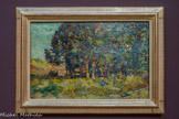 <center>Paysage - Les Chênes à Saint-Zacharie</center>Adolphe Monticelli
Marseille, 1824 -1886
Huile sur bois d'acajou. Cadre récent
Ce tableau fait partie d'un lot d'œuvres confiées par un officier allemand en poste à Paris à un soldat de la Wehrmacht, à la fin de la guerre. Il devait les emporter en Allemagne où l’officier devait les récupérer après la guerre. Celui-ci ne s'étant jamais manifesté, l'ancien soldat décida de les remettre, sous le secret de la confession, à Mgr Heinrich Solbach, de l’archevêché de Magdebourg. En vue de leur restitution à leurs véritables propriétaires, le prélat les remet au représentant des musées de l'État de Berlin en 1972.
Les tableaux sont restitués par la République fédérale d’Allemagne en 1994. Confié au musée d’Orsay, le tableau de Monticelli est déposé à Marseille en 1996.
Ce paysage est daté des environs de 1874. Les tons réalistes utilisés sont assez rares dans les paysages de Monticelli. La composition est décentrée, les arbres réduisant le ciel à une zone bleu clair au bord de la toile. Monticelli traduit admirablement l'atmosphère d’une journée ensoleillée dans la campagne dont profite le personnage assis dans les herbes, minuscule tache de bleu et de rouge parmi les verts.