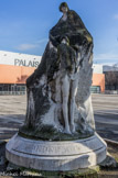 <center>Parc Chanot</center>Paul Gondard, Monument à Edmond Rostand, pierre, 1930.