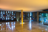 <center></center><center>La Cité Radieuse.</center>  Hall d'entrée.