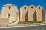 <center>Eglise Saint Laurent.</center>A gauche, la chapelle sainte Catherine. Elle a été construite en 1604, pour les Pénitents Blancs.
