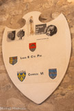 <center>Le château de Châteaurenard</center>La longue nuit de Benoit XIII. Pedro de Luna, dernier pape - antipape puisqu’un autre pontife siégeait simultanément à Rome - d’Avignon intronisé sous le nom de Benoît XIII, y trouva refuge lorsqu’il fut chassé de son palais par Charles VI. Il avait en effet promis lors de son élection de se démettre si nécessaire pour mettre fin au grand schisme. Il s’acharna pourtant à ne pas tenir parole, ce qui lui valut de se voir retirer le soutien de Charles VI, roi de France et d’être assiégé en Avignon. Louis II, comte de Provence, organisa son évasion vers Châteaurenard dans la nuit du 11 au 12 mars 1403. La légende dit que Benoît XIII aurait rejoint le château par un passage secret de huit kilomètres. Ce dernier déboucherait dans une des pièces du château. Une part de mystère plane donc sur ce chapitre de l'histoire.