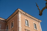 <center>Le château de Gueydan.</center>La corniche à pieds-droits..