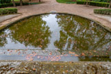 <center>Les jardins d'Albertas</center>La nappe d'eau ou bassin en lyre.<br> Depuis 1993 ont été menés à bien la restauration du réseau hydraulique, du « bassin des tritons », de l'essentiel de la statuaire, des murs des terrasses, de la nappe d'eau, de la terrasse des parterres, la grande allée des marronniers, la serre. En 2015 ont été restaurés le portail d'entrée Louis XV, le grand canal et ses 13 mascarons sculptés ainsi que le bassin octogonal en marbre de Saint Pons. De 2019 à 2022, ont été restaurés les allées supérieures, la grande entrée du bassin en lyre, les deux bassins quadrilobés en marbre de Carrare ont été recréés et le nouveau Jardin du faune a été aménagé sur un emplacement abandonné depuis deux cent ans...
En attendant d'autres projets à venir...