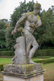 <center>Les jardins d'Albertas</center>David arme sa fronde.