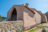 <center>Chapelle Notre Dame de la Garde.</center>Non contents d'avoir une chapelle en ville, les Bleus en voulurent une au dehors et choisirent le lieu le plus apparent du terroir. En 1610, le dimanche jour des Rameaux, ils allèrent en procession sur la montagne de la Roque Redonne qui venait de prendre le nom de la Gardy après l’installation de la nouvelle vigie et, après avoir planté une croix, décidèrent d’édifier à la place de l’Ermitage de « la Gardy » qui existait déjà là depuis au moins 1500, une chapelle qui serait appelée Notre-Dame de la Garde. Elle a été construite en 1610 et consacrée à l’Immaculée Conception. Elle a été bénie en 1613. Elle a été bâtie en forme de croix latérale. Les voûtes ont un style ogival. Les fresques ainsi que le porche ont été exécutés en 1864.