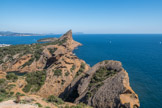 <center>Vue de Notre Dame de la Garde.</center>Au fond, le Bec de l'Aigle, et derrière, l'île Verte. Au centre, le Rocher du Capucin avec, à gauche, un bout de la calanque de Figuerolles.