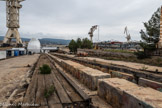 <center>Les Chantiers Navals de La Ciotat. </center>Les Chantiers Navals de La Ciotat. <br>La cale n°1 est entièrement reconstruite en 1957, longue de 223 m et large de 39,50 m, surmontée de 5 grues de 4 à 120 tonnes, elle permettait la construction de bâtiments de 80.000 tonnes et leur lancement. Fermée par un bateau-porte, sa partie basse formait radoub sur 61 m.