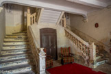 <center></center><center> La Bastide Marin </center> L’escalier monumental à sections carrées, à cage ouverte et à double révolution rampe sur rampe. Un décor de balustrades de section carrée, de colonnes à chapiteaux, de niches avec statues, en fait le principal ornement de la demeure.