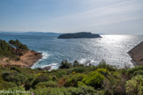 <center>Parc du Mugel.</center>L'île Verte et la tour du Canonnier du Sud. Au fond, de gauche à droite : la Sainte Baume, La Cadière d'Azur, Le Castellet, le Mont Caume, le Faron, la presqu'île de Port d'Alon, à droite de l'île, le cap Sicié et les îles des Embiez.