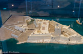 <center>Fort de Bouc. </center>Le Fort-de-Bouc est un des rares témoins intacts de l'art des premiers ingénieurs militaires français. Construit autour d'une cour tour carrée médiévale, les fortifications bastionnées, dues à Bonnefons père et fils, ingénieurs du roi en Provence datent de la première moitié du XVIIe siècle. Les aménagements réalisés du XVIIIe au XXe siècle ont surtout permis son adaptation aux évolutions de l'artillerie. Par sa position stratégique dans la région, le fort a assuré, au fil des siècles, le contrôle économique défensif de l'accès de l'étang de Berre