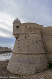 <center>Fort de Bouc. </center>Un aurillon est un bastion circulaire, ce qui supprime les angles morts.