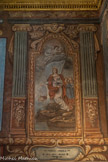 <center>Chapelle de l'Annonciade.</center>Le mur sud. Sainte-Ursule, patronne de la confrérie des pénitents, a priori réalisée durant les restaurations de 1966. Les deux femmes symbolisent les 11000 vierges. Les attributs de sainte Ursule sont la couronne, les flèches, un bateau, un groupe de pèlerins. Elle est souvent représentée avec un ample manteau sous lequel elle protège ses compagnes.