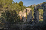 <center>L'aqueduc de la Traconnade</center>On ne connaît pas la date de construction de cet aqueduc (peut-être le Ier ou le IIe siècle apr. J.-C.). Il parcourait 37 km, prenant l’eau de la source de Traconnade, qui lui donne son nom, à l’est du territoire de Jouques. Il était l’un des quatre aqueducs alimentant Aix antique (Aqua-Sextia) : l'aqueduc de Traconnade, au nord, l'aqueduc de Vauvenargues et celui du Saint-Antonin (du Tholonet) à l'est, aqueduc de Lambesc-Eguilles à l'ouest.