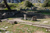<center>Glanum</center>Le bouleutérion. C’est le siège de l’assemblée (la boulé) locale à l’époque gallo-grecque. Cette assemblée restreinte est composée de citoyens chargés des affaires courantes de la cité.
On y reconnaît des gradins, un petit autel circulaire en son centre, orné de bucranes et de dauphins, ainsi qu’une petite construction circulaire qui pouvait servir de tribune à l’orateur.
À l’époque romaine cet édifice est détruit au profit de la curie, lieu de réunion des élus locaux dans les cités romaines de l’Empire.