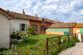 <center>La cité des Bormettes.</center>Chaque logement (4 à 5 pièces) était prolongé de trois dépendances en enfilade, un lavoir, des toilettes et un cabanon de jardin. Tout employé avait droit à un logement pour la période de son emploi au sein de l'entreprise à condition de bien entretenir le jardin devant sa maison. Rue de Provence où existent encore quelques annexes en enfilade et des cheminées d'époque.