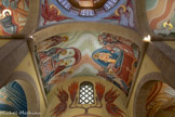<center>Le monastère orthodoxe Saint Michel du Var</center>A gauche de l'entrée. L'archange Raphaël  conseille à Tobie de prendre le poisson qui va guérir de sa cécité son père, et Sara, sa future femme, tourmentée par sept démons. Encadrant la porte, l'archange Raphaël.