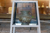 <center>Musée de Tauroetum</center>L’urne en verre intacte (contenant les cendres d’un mort).