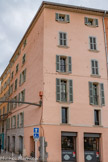 <center>Rue Semard</center>Angle de la rue Semard et de la rue Anatole France. A gauche, emplacement où se trouvait  la porte monumentale de l'ancien Séminaire des Jésuites.
