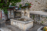 <center>Aurel.</center> Charles de Provence, petit-fils de Charlemagne arriva à Sault en 859 et sous son influence, la vallée de Sault dont Aurel fait partie devint la propriété d’un seigneur issu de la riche bourgeoisie.( la famille d’Agoult).
C’est en 1178 que l’on trouve pour la première fois le nom de « Castro Aurelli », et se retrouve sous la forme de Aurello en 1447. Ces formes anciennes indiquent une racine latine aura (vent), jointe au suffixe ellum.