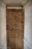 <center>La Grande Trésorerie</center>Dalle funéraire de Colin de Sémilly
XVe siècle Pierre.
Dépôt de la chapelle des Pénitents Blancs d’Avignon Palais des Papes.