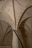 <center>Le Trésor bas</center>Seuls le pape, le camérier et le trésorier peuvent accéder au trésor, scrupuleusement gardé. L'importance d Trésor varie suivant les pontificats. L’habileté d’administrateur et de trésorier dont a fait preuve Jean XXII P puis la lutte menée par Benoît XII contre les dépenses excessives de la Cour Pontificale, des ordres religieux et du clergé séculier, contribuent fortement à son j accroissement. Mais les travaux de Clément VI et les guerres de reconquête en Italie d'innocent VI entament ce Trésor. À partir d'Urbain V, le déficit est permanent.
Dépôt d'archives à l'époque des légats et vice-légats, le Trésor bas est transformé en blanchisserie par le Génie militaire au XIXe siècle, avant que les Archives municipales n'y soient installées temporairement en 1907.
