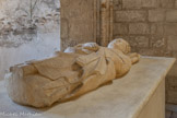 <center>La Sacristie Sud</center>Gisant D'Urbain V (1362-1370). Moulage de Plâtre. 1965. Merindol. Achat après commande, Palais des Papes.