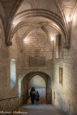 <center>Le Grand escalier d'Honneur.</center>En 1346, débute la construction du Grand Escalier d'Honneur qui dessert la Grande Chapelle. Jean de Louvres, pour le loger, doit doubler le mur de l'Audience. Sa structure, formée de 