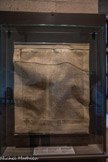 <center>Salle de Jésus.</center>ACHAT DE LA VILLE D'AVIGNON À LA REINE JEANNE, COMTESSE DE PROVENCE, 3 JUIN 1348. Fac-similé réalisé par Lythos. Parchemin autrefois scellé des sceaux de Jeanne et de Louis de Tarente Archives communales d'Avignon
Original : Avignon, Archives départementales de Va.