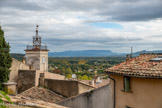 <center>Le beffroi.</center>Au fond, la Sainte Victoire.
