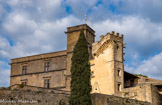 <center>Château de Lourmarin</center>Le lieu est transformé et agrandi à plusieurs reprises, notamment à partir de 1526 quand Louis d'Agoult-Montauban (neveu de Foulques, page du roi François Ier) et son épouse Blanche de Lévis-Ventadour, font ajouter l'aile Renaissance, d’une remarquable unité et pureté de style. La construction cessa vers 1560. . Il engage le célèbre architecte italien Sebastiano Serlio, qui livre notamment la façade Renaissance. C'est la haute tour et la partie gauche.