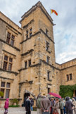 <center>Château de Lourmarin</center>La tour abritant l'escalier d'apparat pour desservie les différents étages.