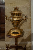 <center>Château de Lourmarin</center>La Cuisine. On distingue en face de la cheminée un samovar russe du XIXème siècle.