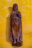 <center>Château de Lourmarin</center>La Sallestre. Sculpture « Saint Marc » (au-dessus de la porte du Petit Salon) Fin du 15ème siècle, France, bois et polychromie. Sculpture peinte en haut relief, représentant l'Evangéliste Saint Marc. Donation Marc Antonelli en 2007