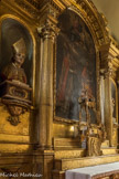 <center>Saint Didier.</center> Le sculpteur a mis tout son talent pour ce qui est le cœur de l'édifice : le tabernacle. Celui-ci est entouré de fines colonnettes qui reposent sur des anges et soutiennent un dôme évoquant la Sainte-Trinité.