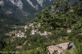 <center>Brantes</center>Le village de Brantes est un village perché entre le mont Ventoux au sud et la Drôme au nord. 1320. Le fief est acquis par la Chambre apostolique et entre dans le Comtat Venaissin. 1402. Le 4 avril. A Brantes, en présence de son épouse Alix des Baux, Odon de Villars fait donation à son neveu Philippe de Lévis des fiefs de Brantes, Plaisians et leurs dépendances, des seigneuries de Saint-Marcel, Roquefort, le Castellet, Cassis et Port-Miou, dépendantes de la baronnie d’Aubagne, ainsi que de La Fare-les-Oliviers, et Éguilles. 1674. Le site est élevé en marquisat.
1697. Pierre du Blanc, seigneur de Buisson, achète le marquisat.
Les Protestants occupent le village pendant les guerres de religion. Fin du XXe siècle, des passionnés se mettent en tête de restaurer le village.